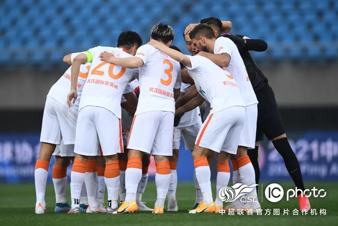 مشاهدة مباريات دوري أبطال أوروبا مباشردليل شامل لمتابعة البطولة الأوروبية الأبرز