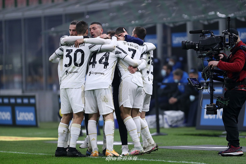 نتيجة مباراة الزمالك والمصريتفاصيل المواجهة الصعبة بين العملاقين