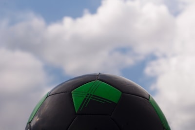 مباراة الأهلي والهلال مباشرمواجهة نارية بين عمالقة الكرة العربية